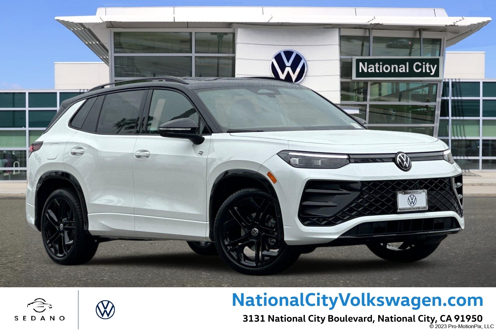 2026 Volkswagen Tiguan SE R-LINE BLACK's photo