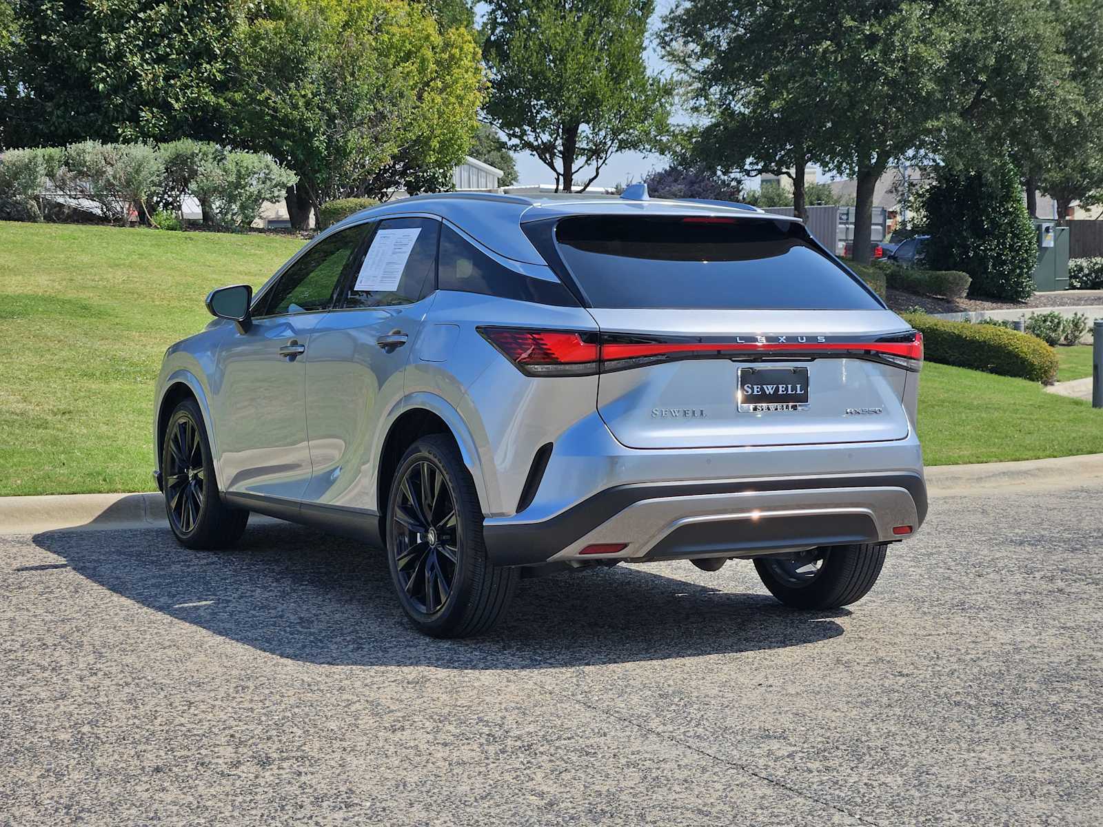 2025 Lexus RX 350 Premium photo 2