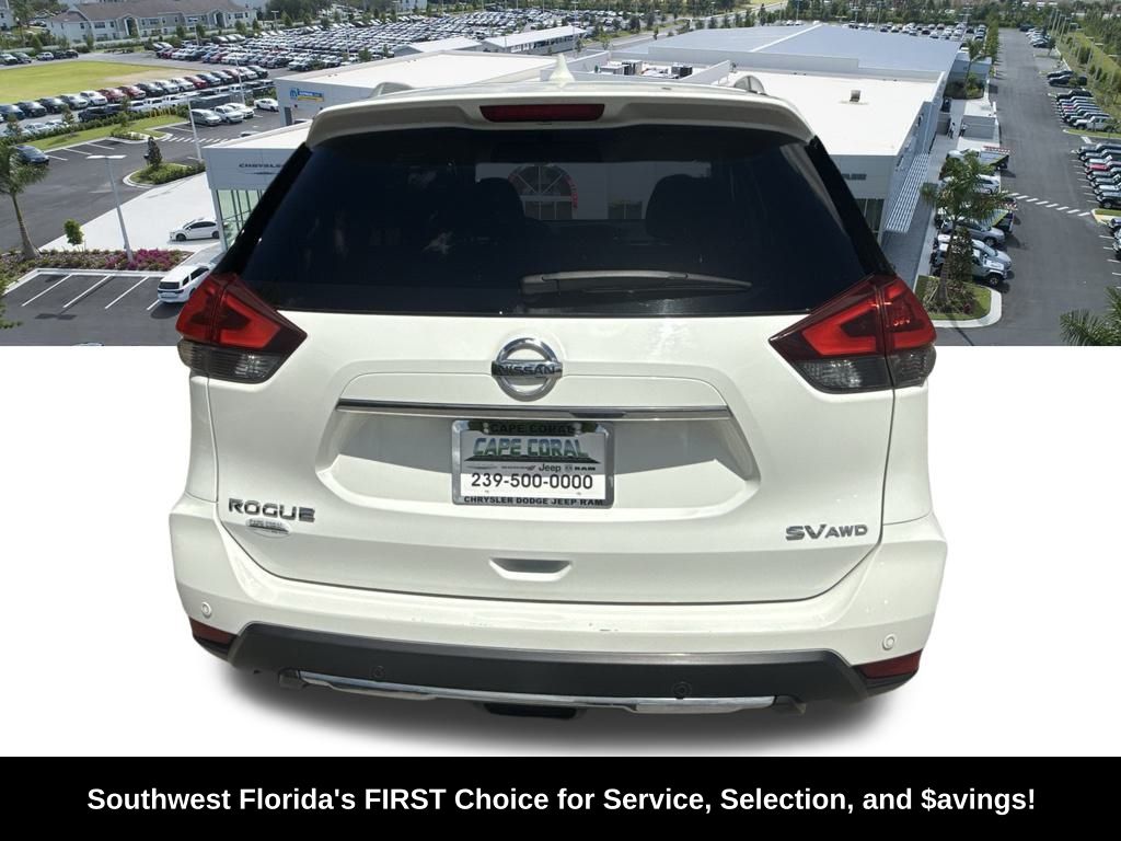 2020 Nissan Rogue SV photo 5