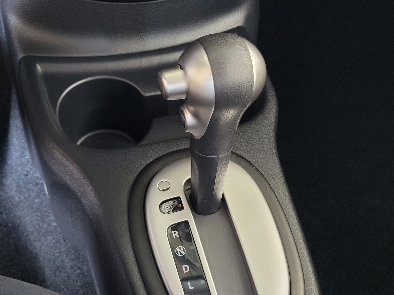 2015 Nissan Versa Note SR photo 15