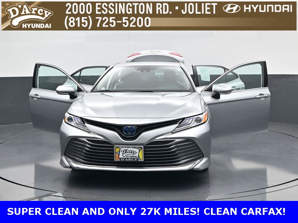 2020 Toyota Camry Hybrid XLE photo 31