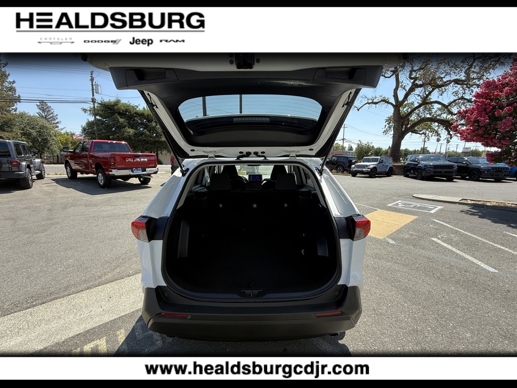 2024 Toyota RAV4 LE photo 22