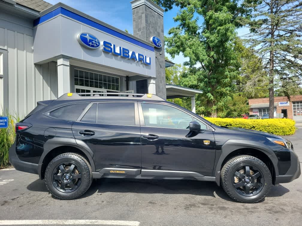 2022 Subaru Outback Wilderness photo 2