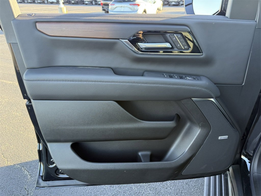 2026 GMC YUKON XL - Image 13