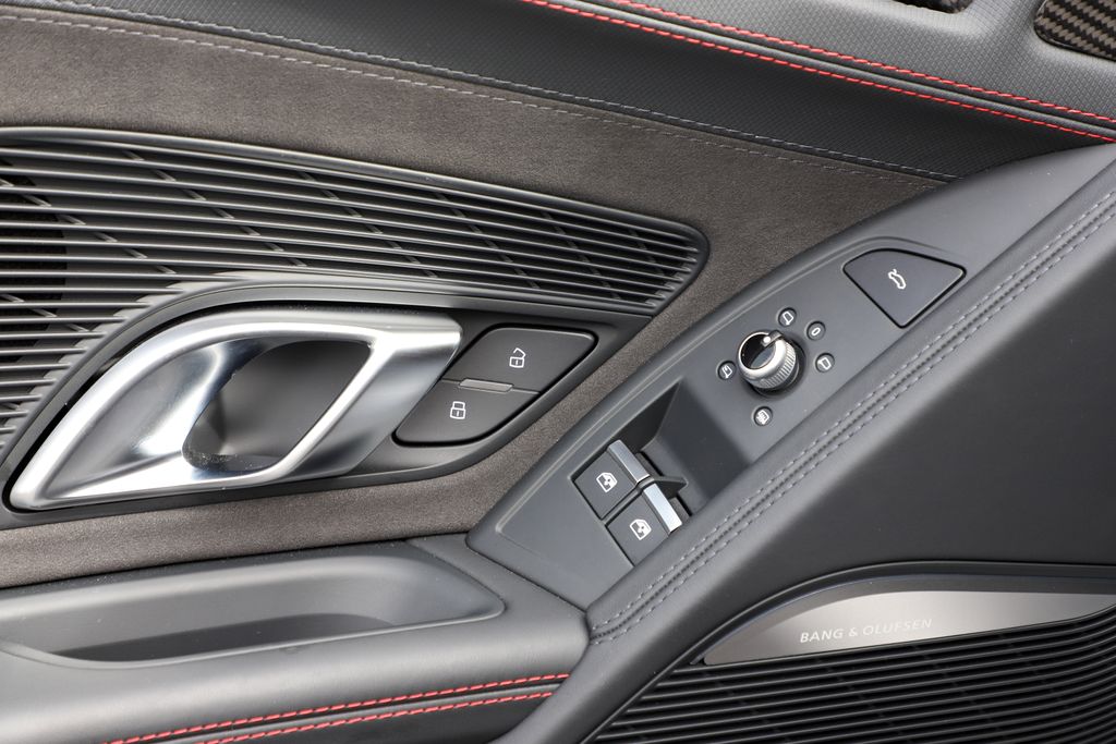 2023 Audi R8 5.2 photo 38