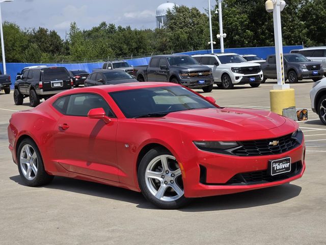 2023 Chevrolet Camaro 1LT photo 2