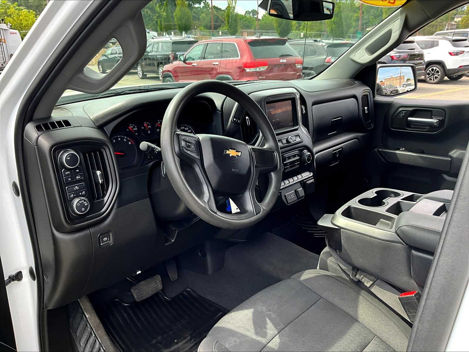 2022 Chevrolet Silverado 1500 Custom photo 5