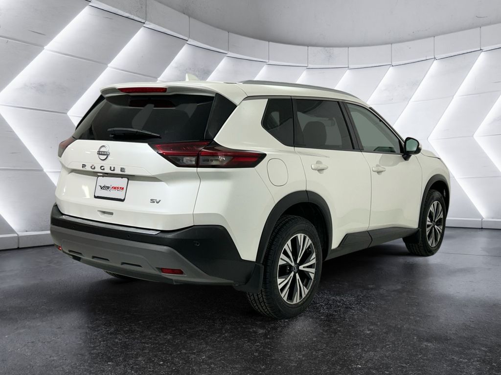 2022 Nissan Rogue SV photo 4
