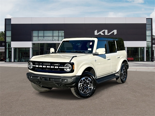 2025 Ford Bronco 4-Door Outer Banks's photo