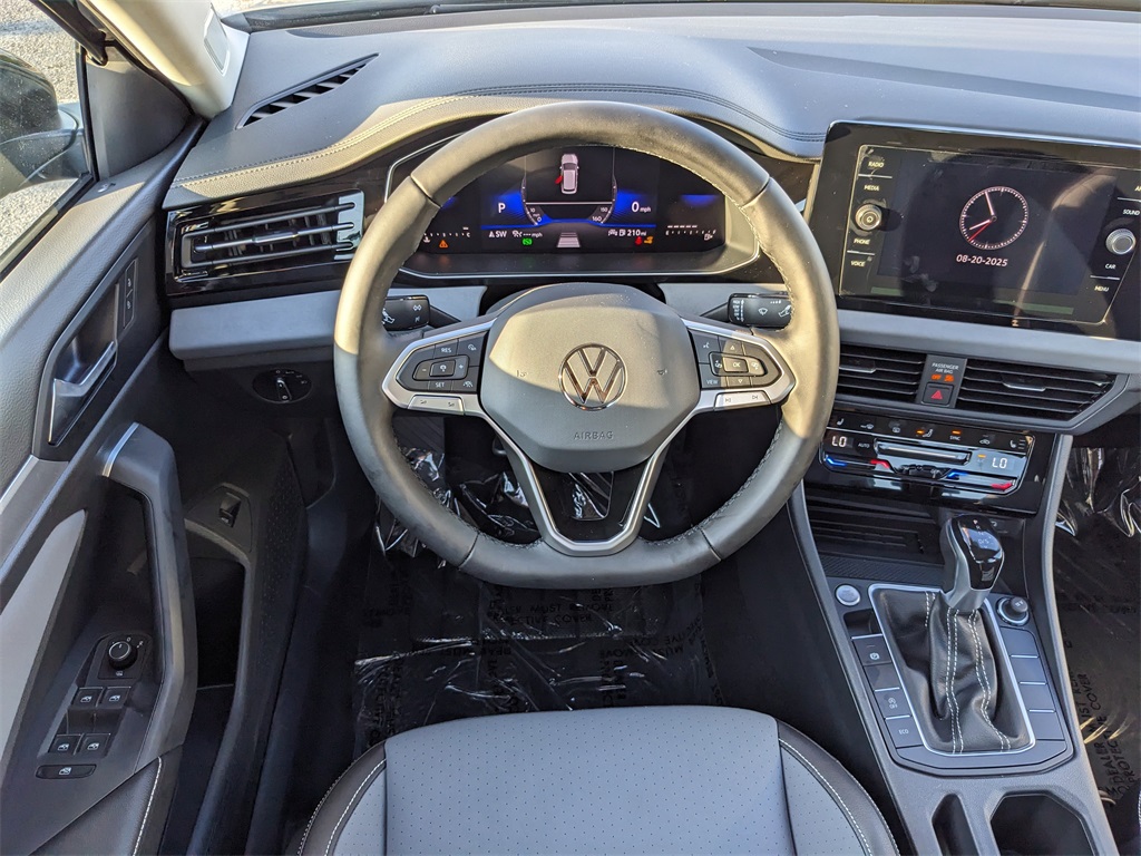 2025 Volkswagen Jetta 1.5T SE photo 14
