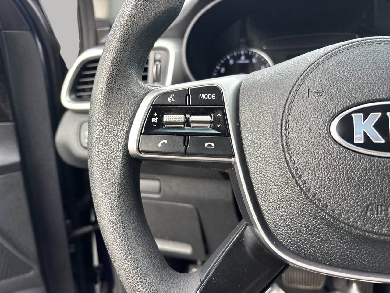 2020 Kia Sorento LX photo 19