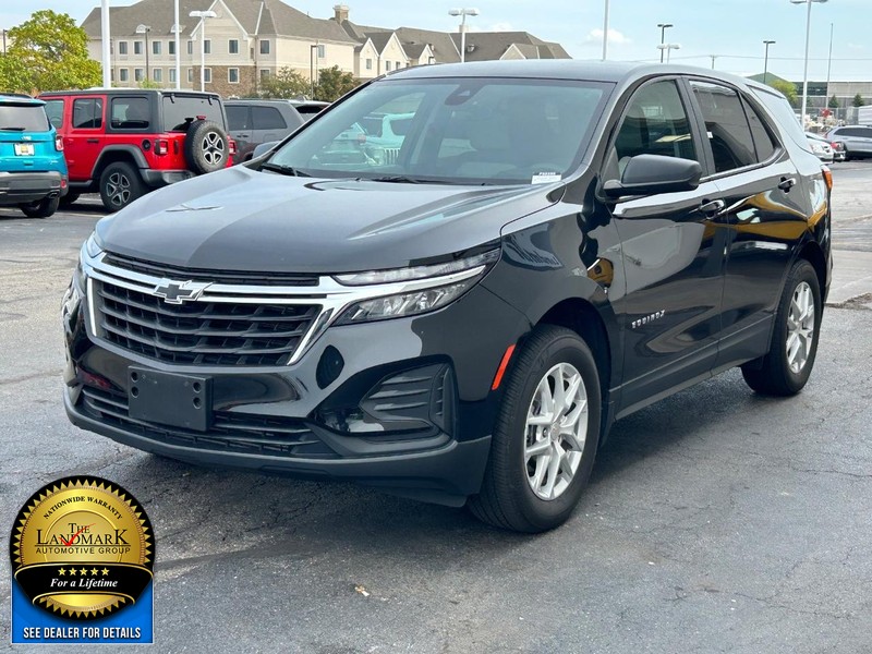 2023 Chevrolet Equinox LS photo 3