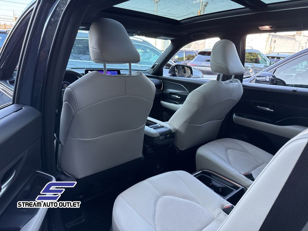 2024 Toyota Grand Highlander Hybrid MAX Limited photo 29