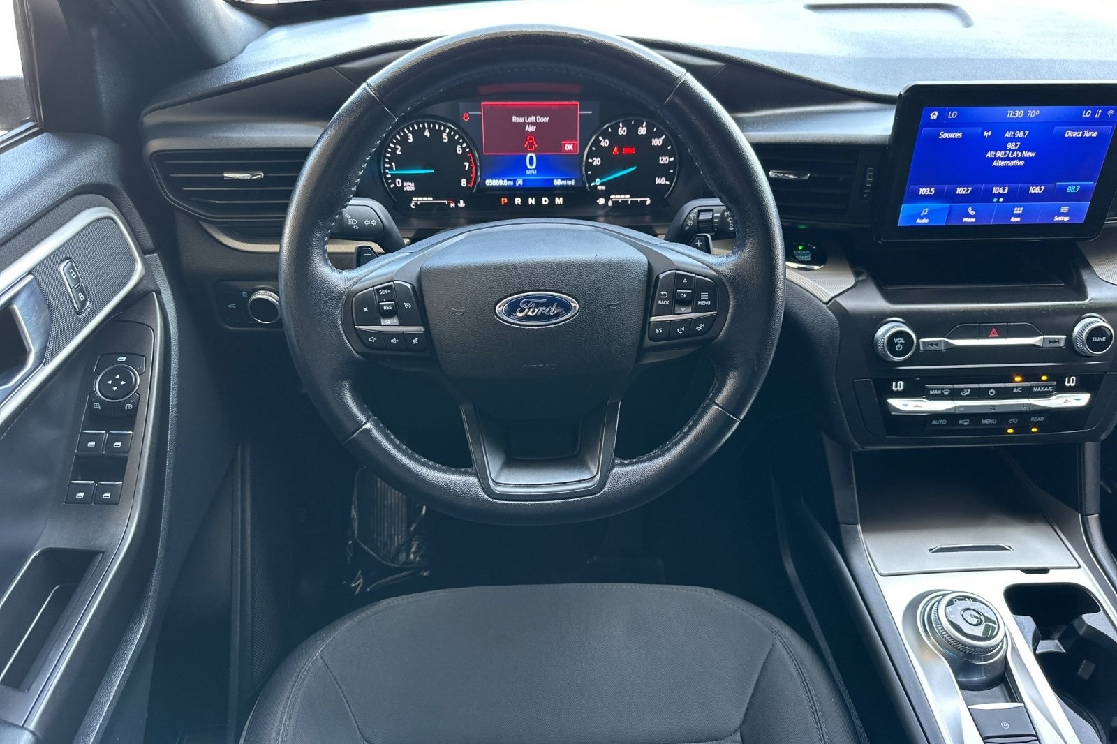 2020 Ford Explorer XLT photo 14