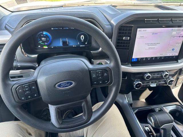 2023 Ford F-150 Lightning photo 17