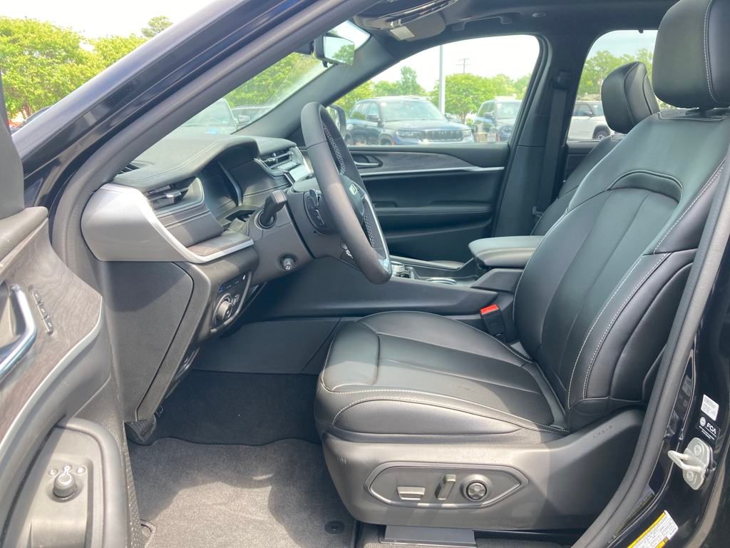 2024 Jeep Cherokee Limited 4xe photo 9
