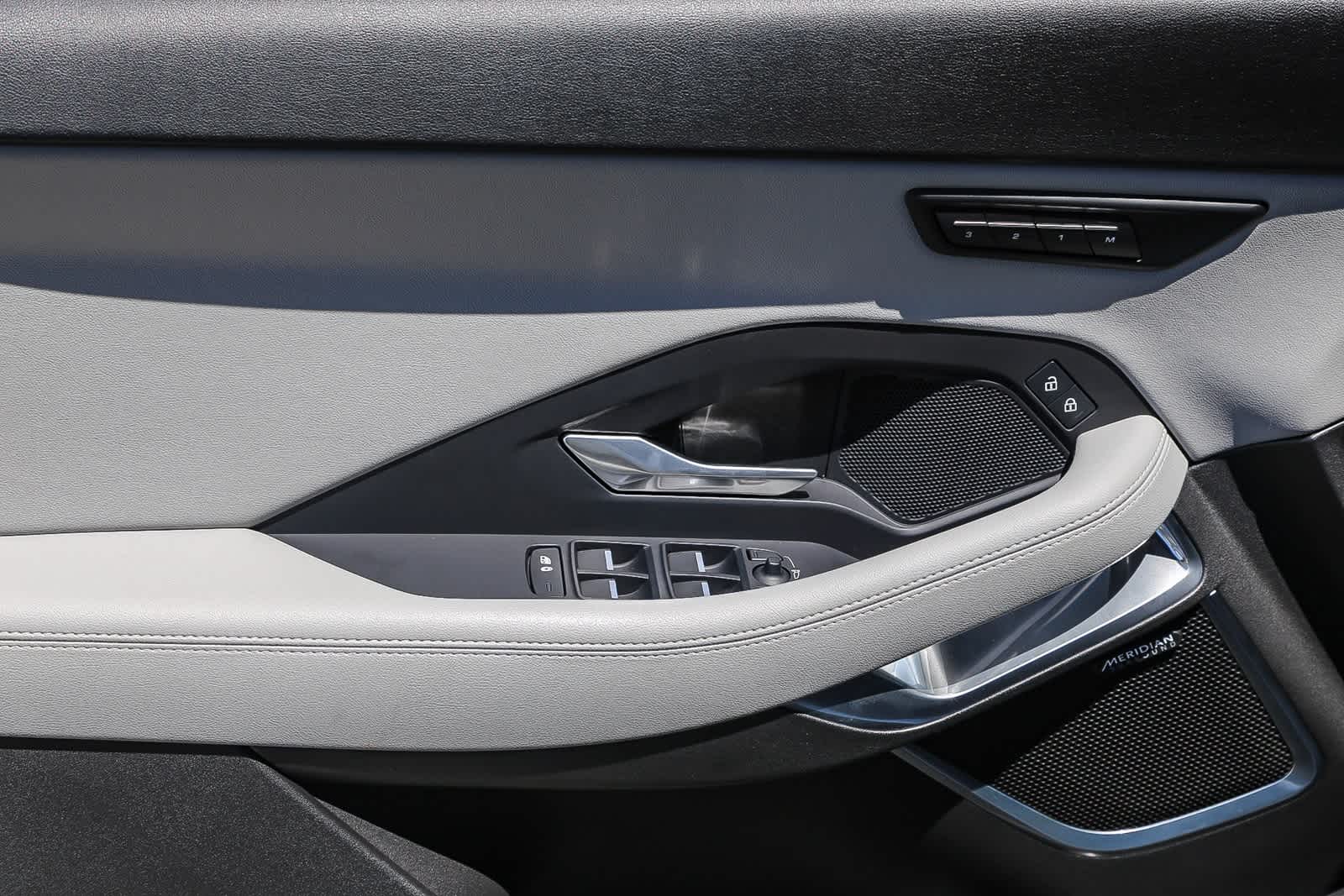 2024 Jaguar E-PACE R-Dynamic SE photo 13