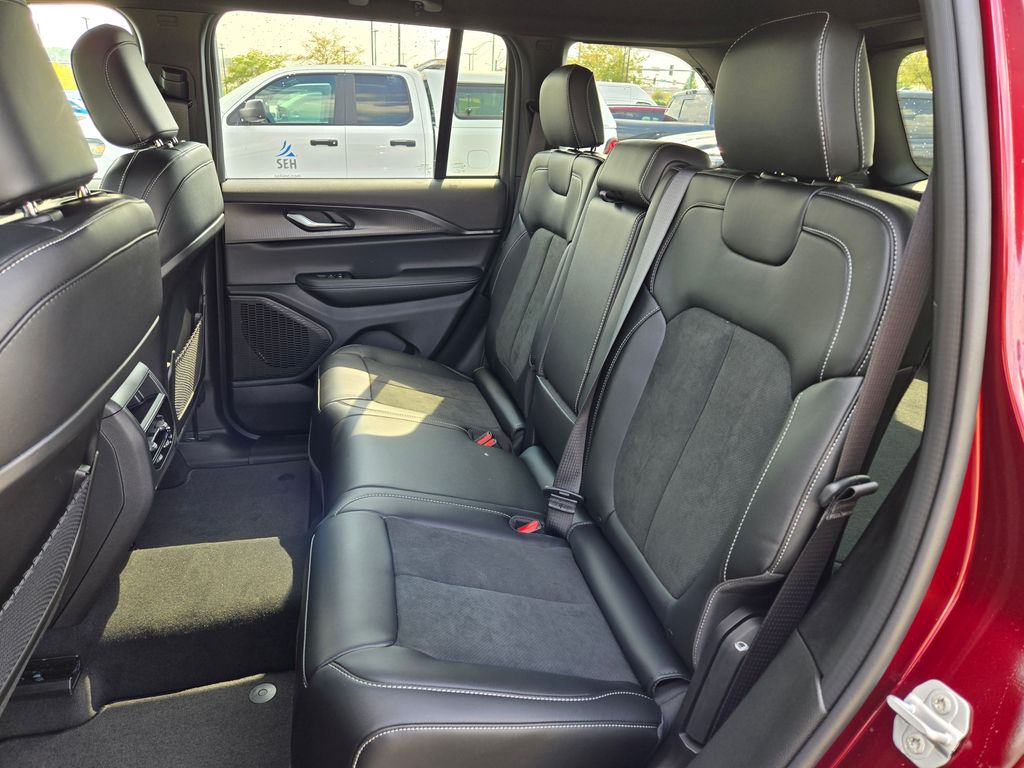 2025 Jeep Grand Cherokee Altitude X photo 23