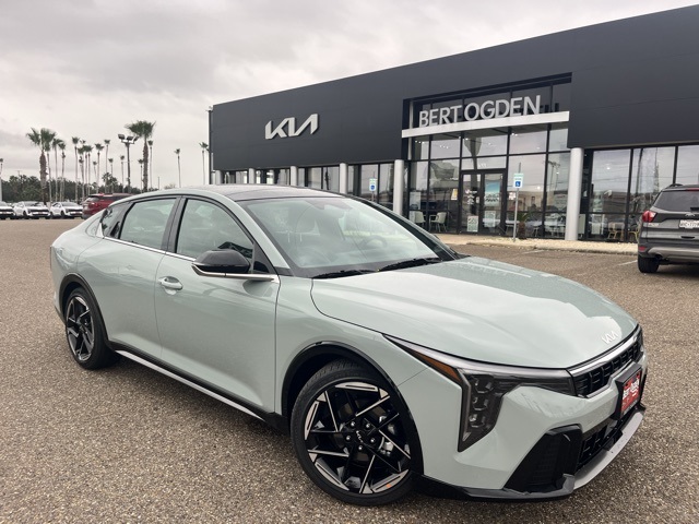 2025 Kia K4 GT-Line's photo
