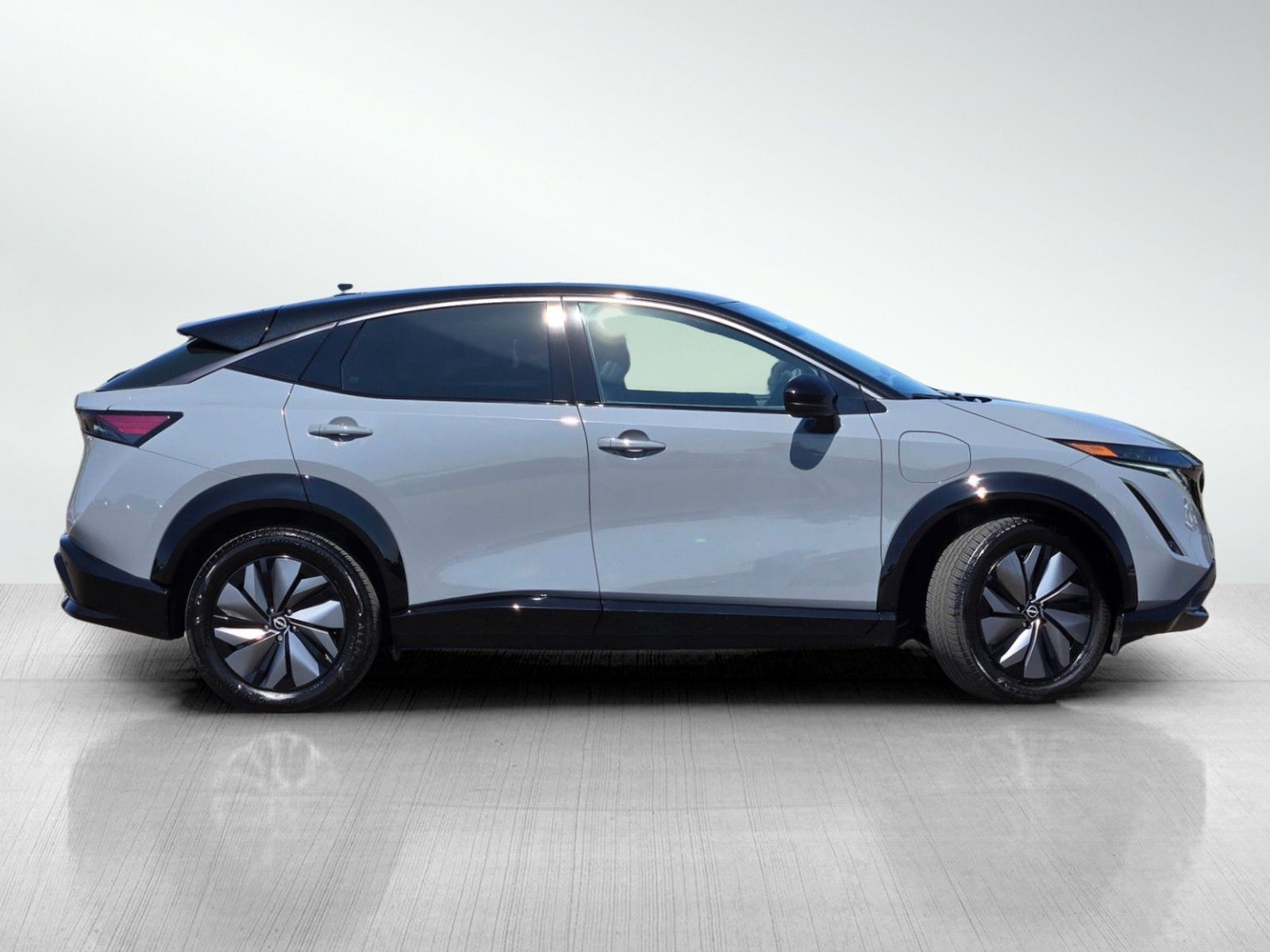 2024 Nissan ARIYA Engage e-4ORCE photo 2