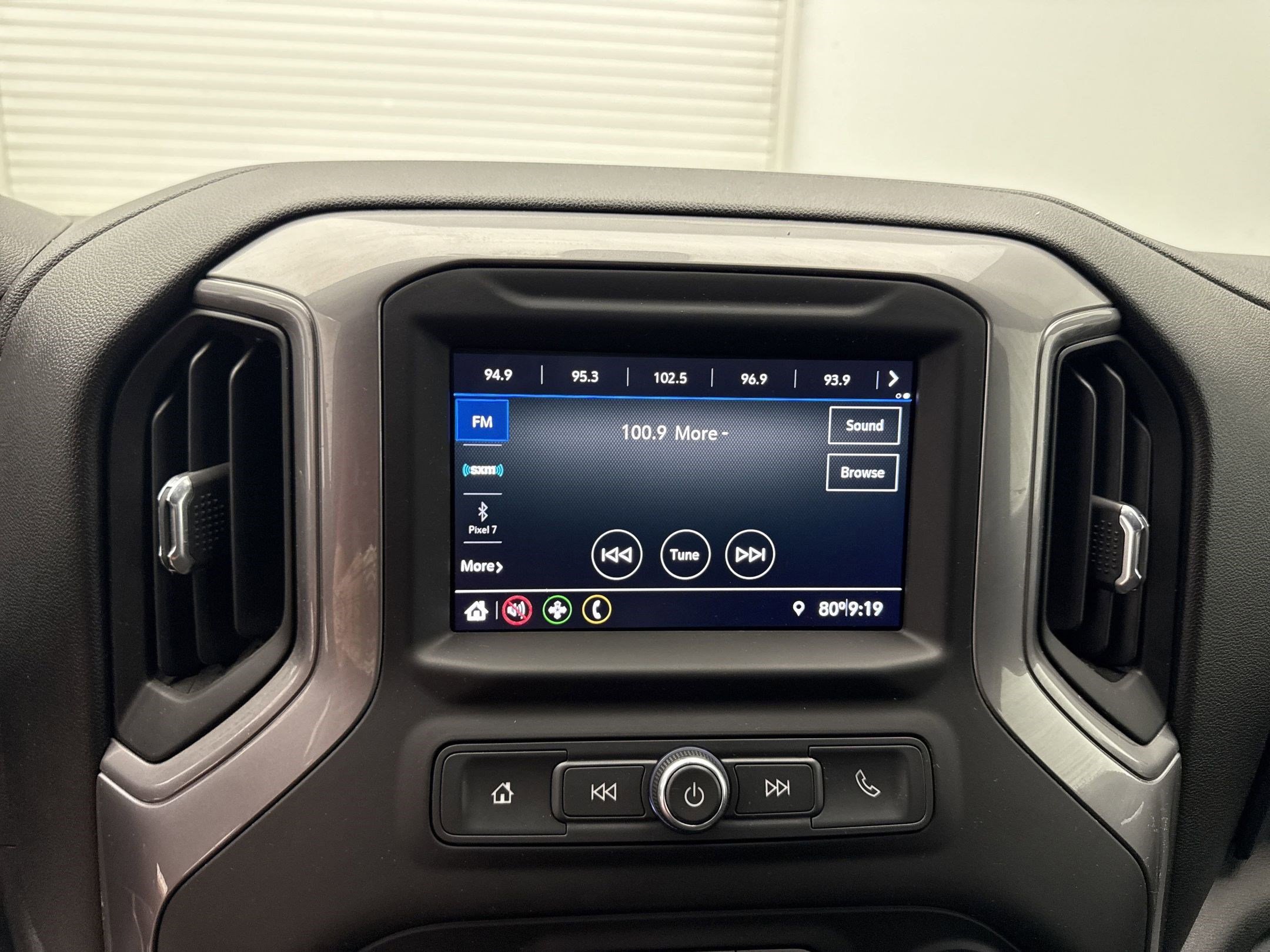 2022 Chevrolet Silverado 1500 Custom photo 33