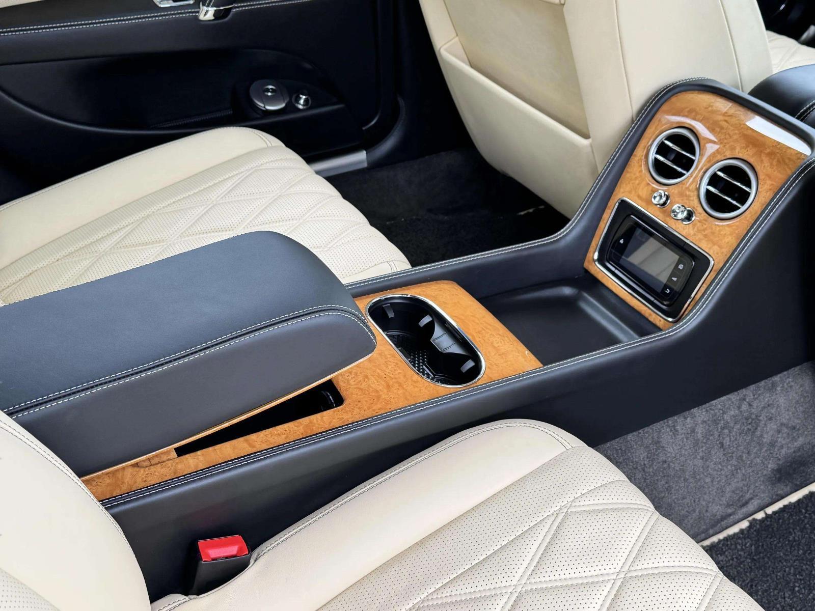 2014 Bentley Flying Spur Base photo 32