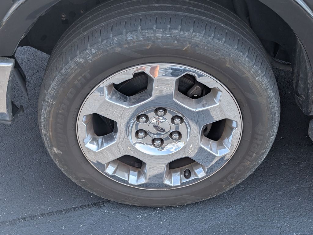 2011 Ford F-150 Lariat photo 16