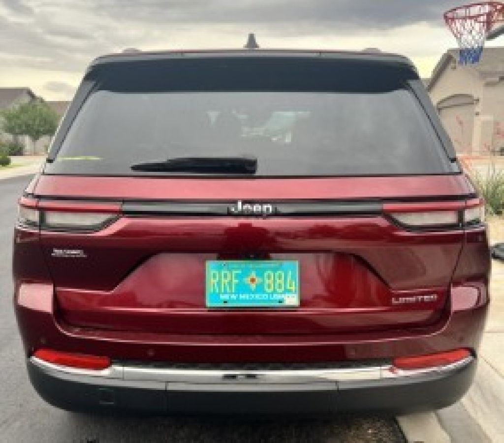 2023 Jeep Grand Cherokee Limited photo 2