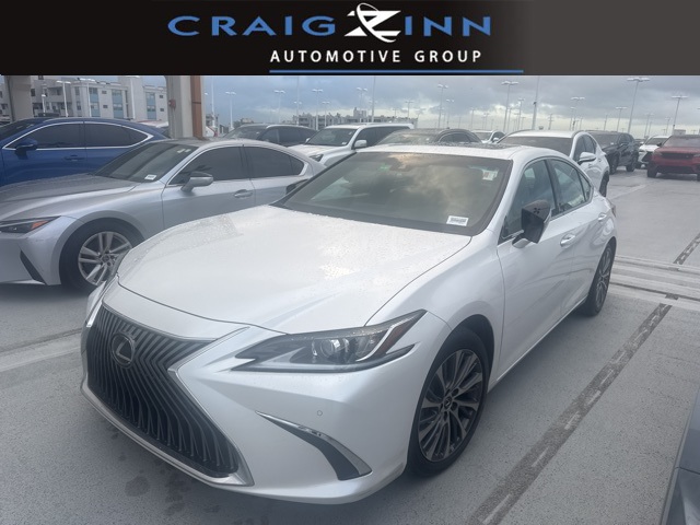 2021 Lexus ES 350's photo