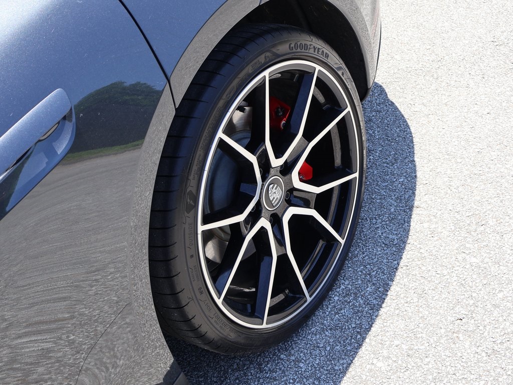 2023 Porsche Taycan 4S photo 37