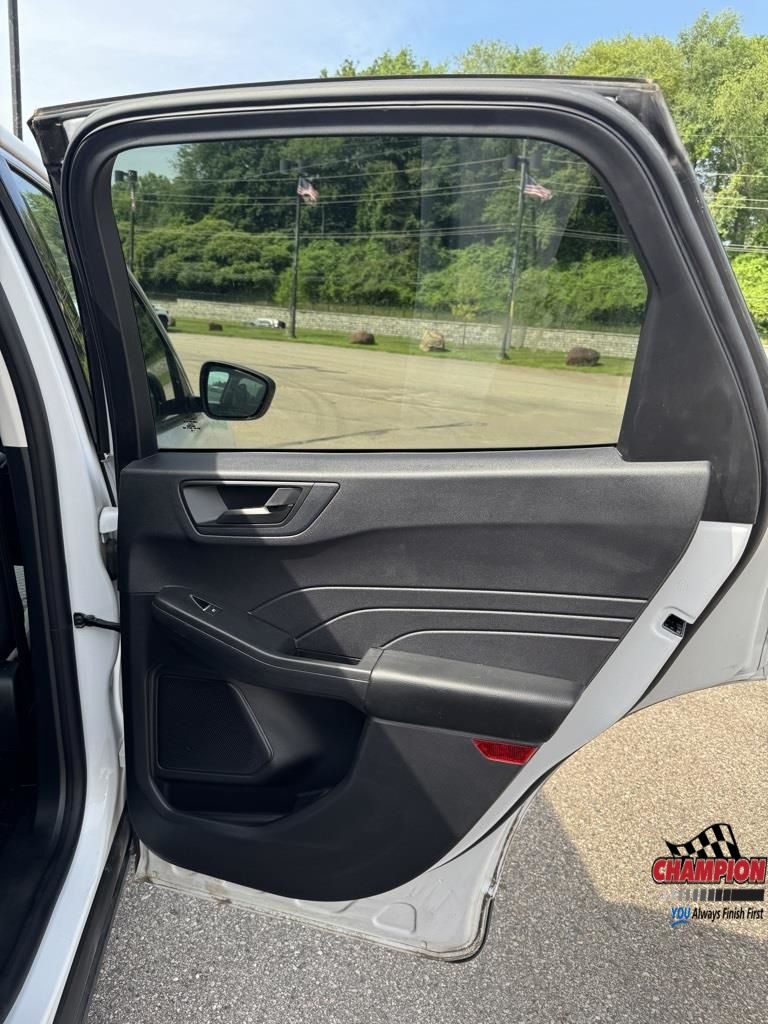 2022 Ford Escape SE photo 7