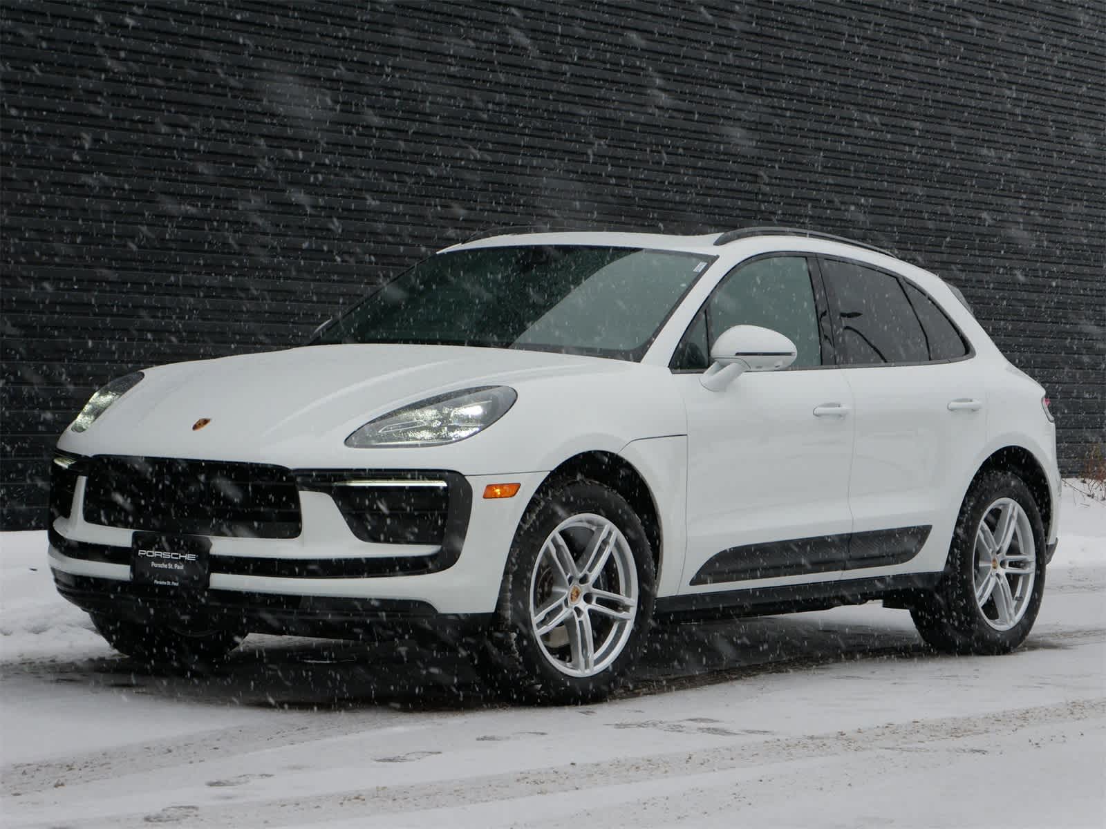 2025 Porsche Macan's photo