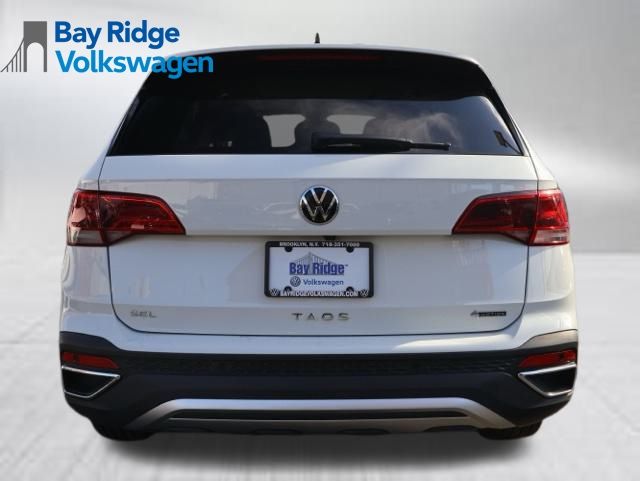 2022 Volkswagen Taos SEL photo 2