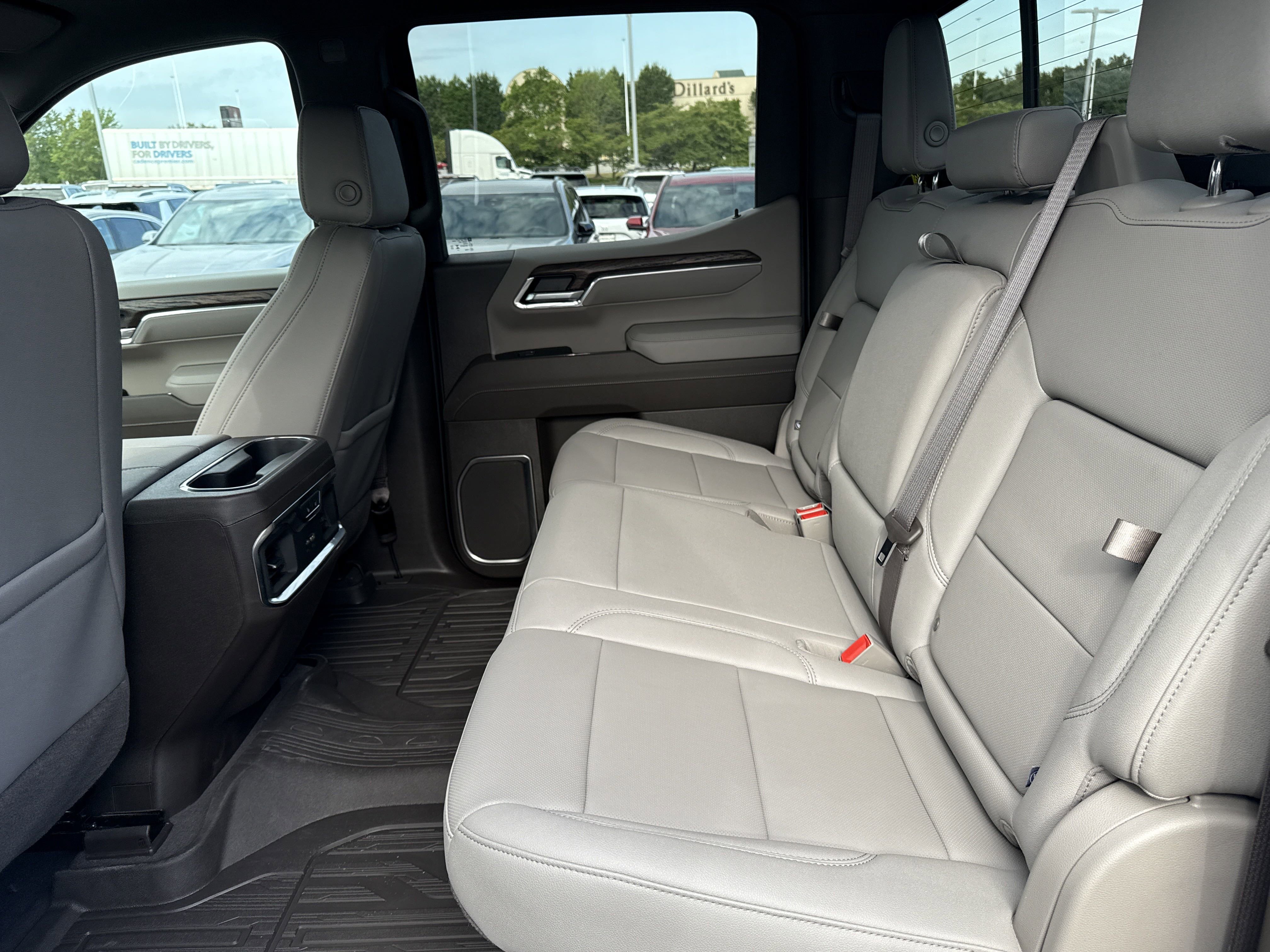 2025 Gmc Sierra SLT photo 5