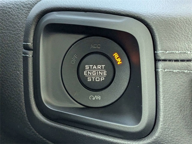 2024 Jeep Wrangler Sahara photo 34