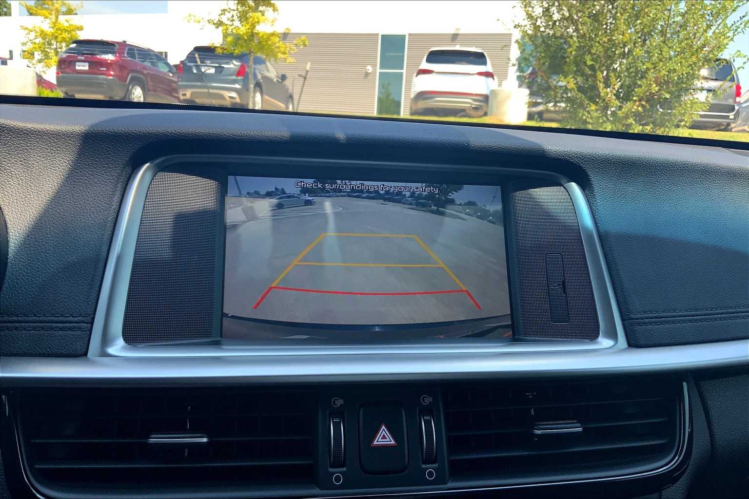 2020 Kia Optima EX Premium photo 24