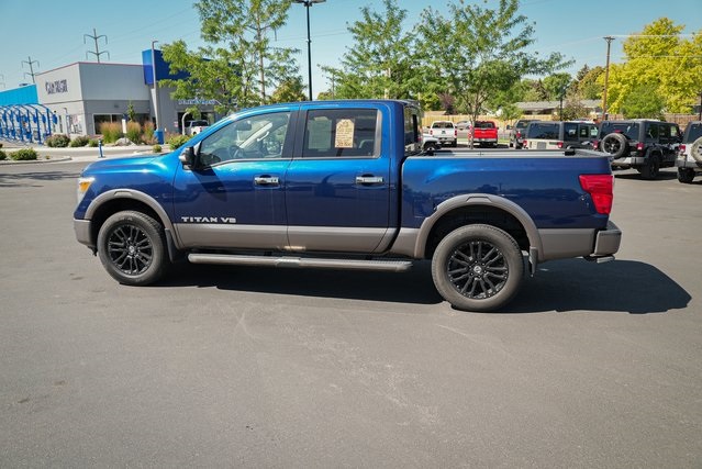 2018 Nissan Titan Platinum Reserve photo 9