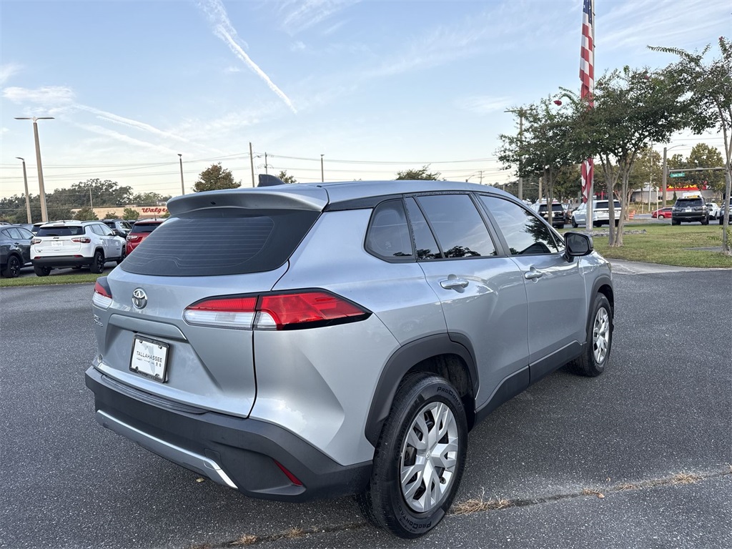 2023 Toyota Corolla Cross L photo 3