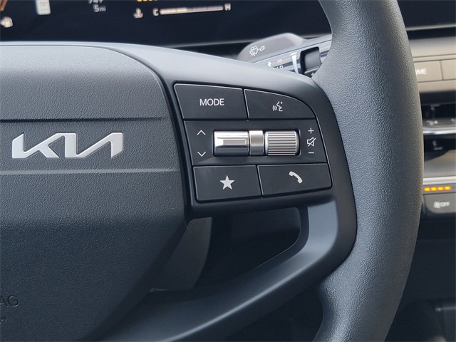 2025 Kia K4 LX photo 25