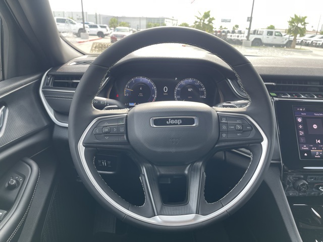 2025 Jeep Grand Cherokee Laredo X photo 8