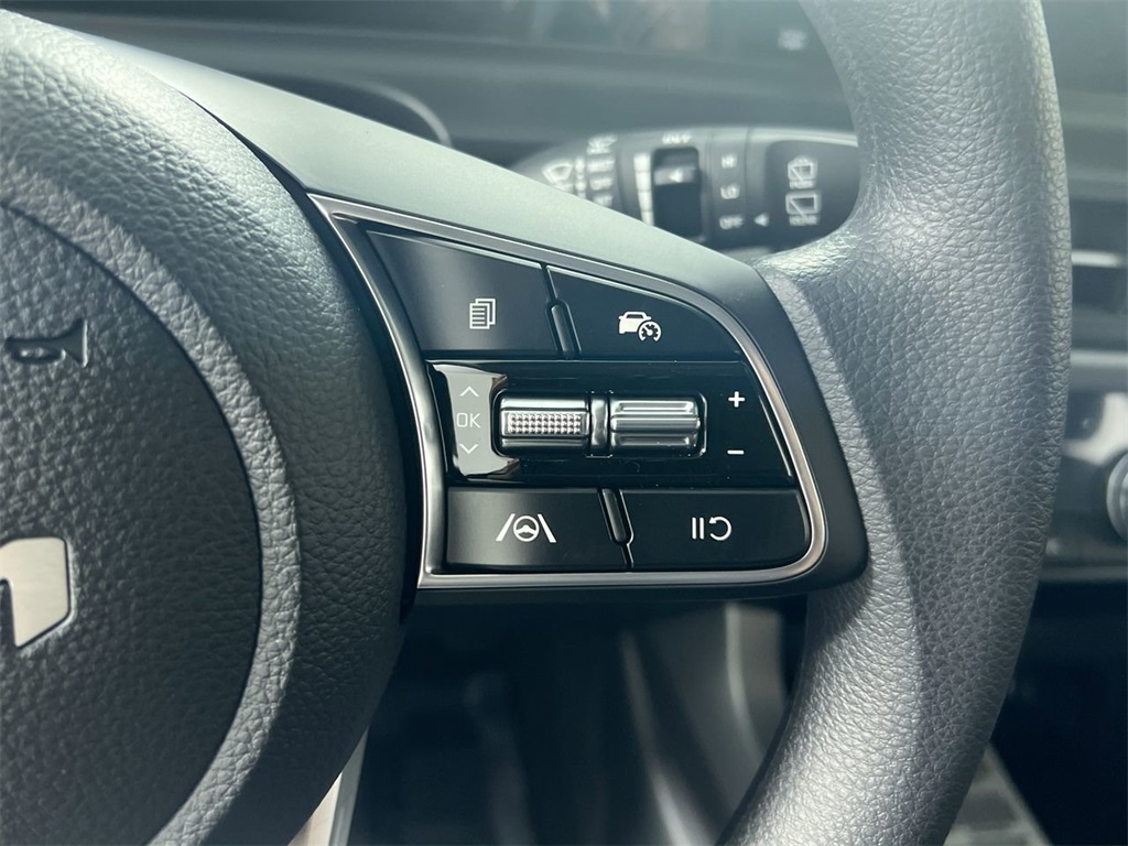 2026 Kia Seltos LX photo 17