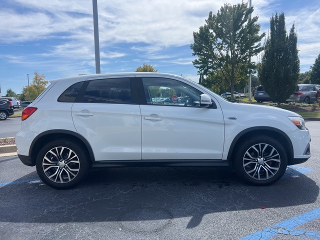 2019 Mitsubishi Outlander Sport SE photo 2