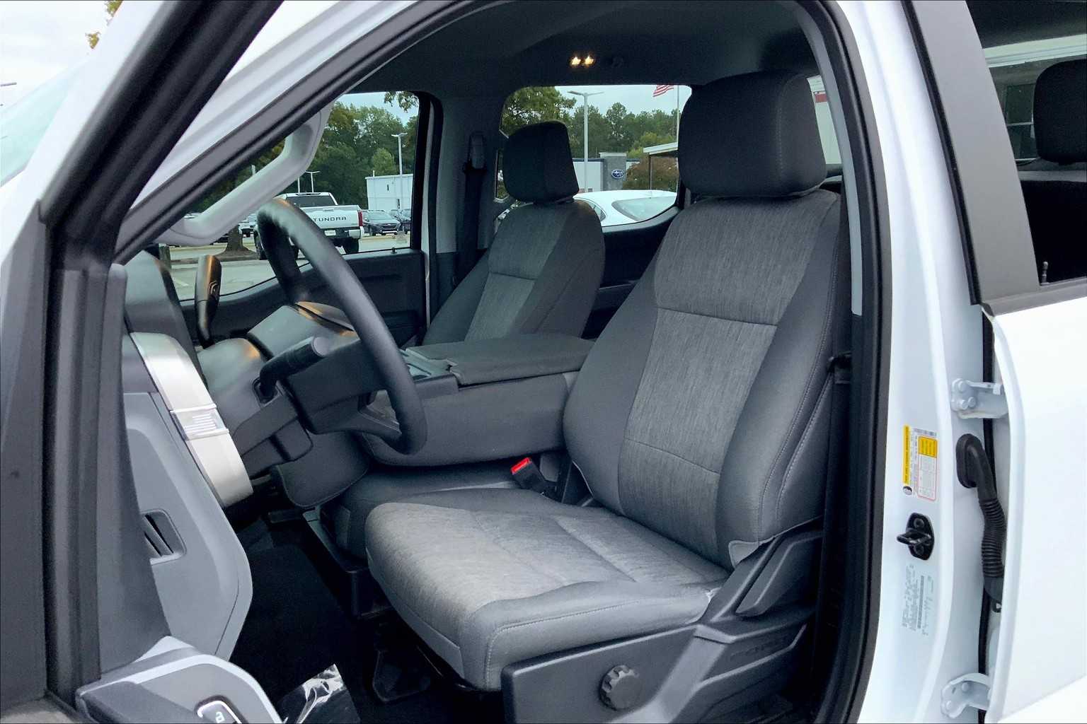 2023 Ford F-250 XL photo 3