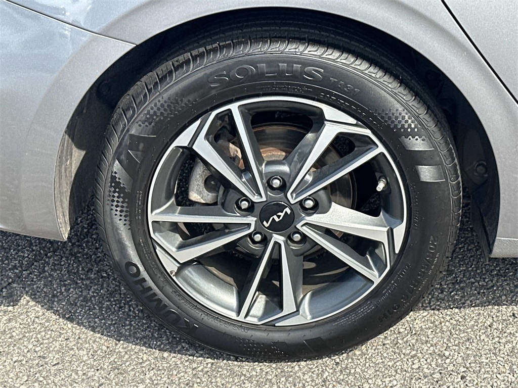 2024 Kia Forte LXS photo 10