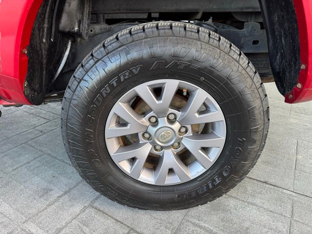 2018 Toyota Tacoma SR5 photo 2