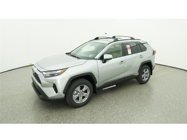 2025 Toyota RAV4 XLE's photo