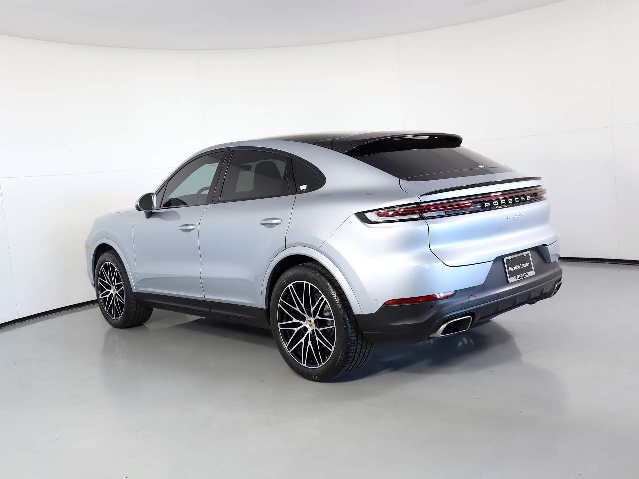 2024 Porsche Cayenne Coupe photo 3