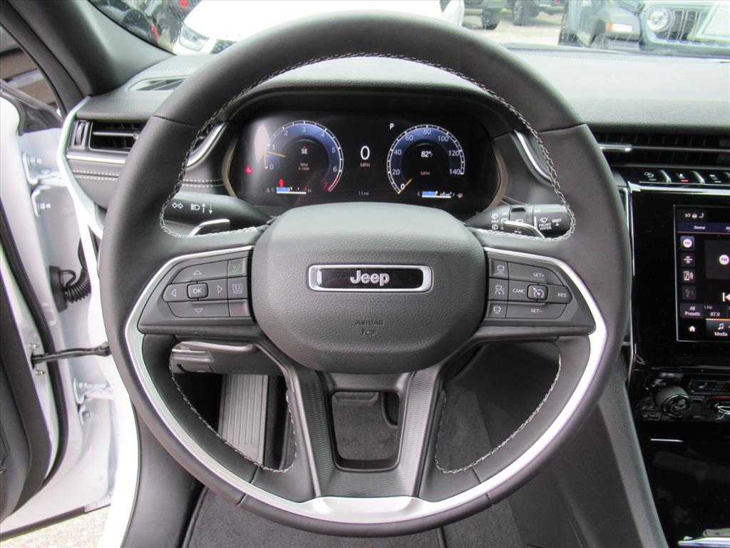 2025 Jeep Grand Cherokee Laredo X photo 16