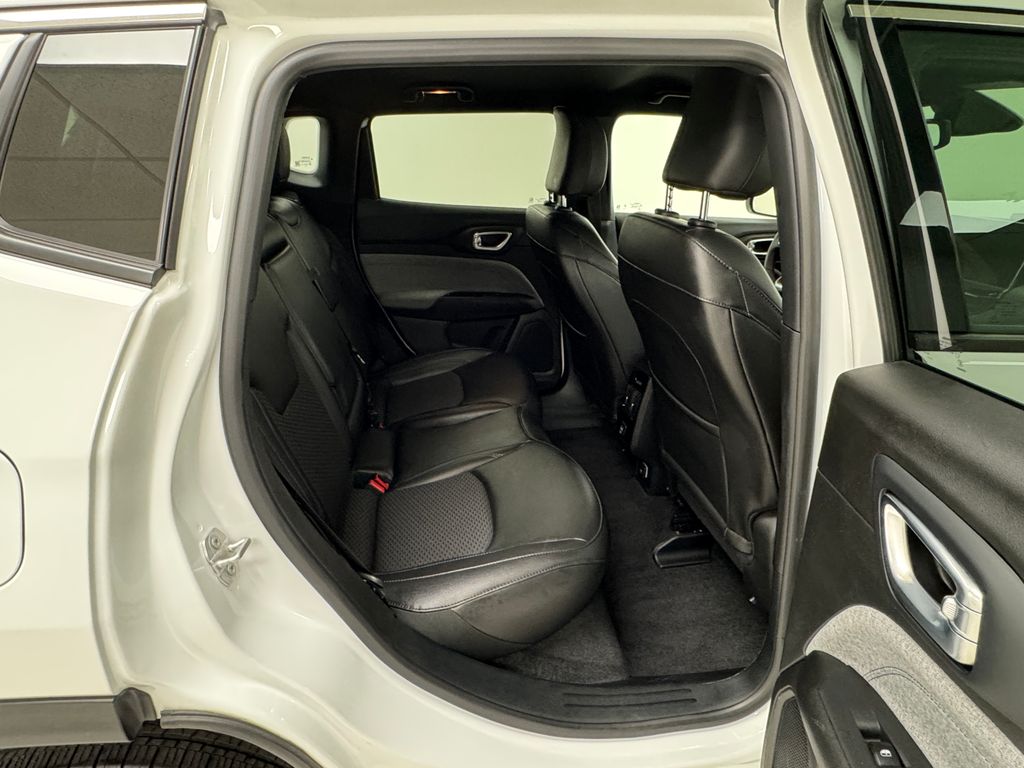 2024 Jeep Compass Latitude photo 11