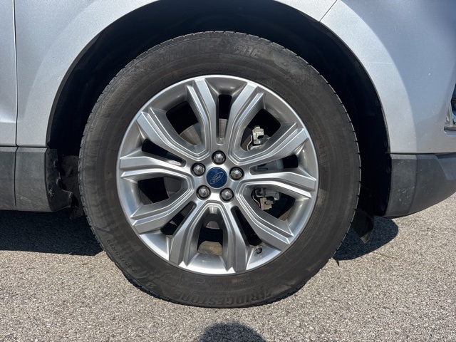 2019 Ford Edge Titanium photo 4